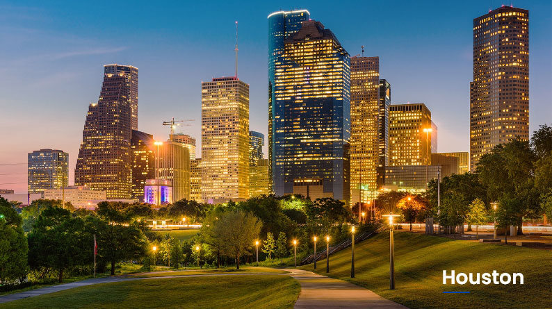 How many offices does Alamo have in Houston? How many Alamo offices are there in Houston?