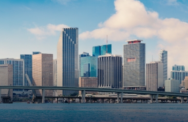 Aluguel de veículos com a Hertz em Downtown Miami Aluguel de carros em Downtown Miami