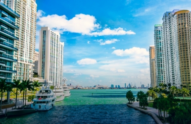 Alquiler de coches National en el Miami Downtown Renta de carros National en Downtown Miami